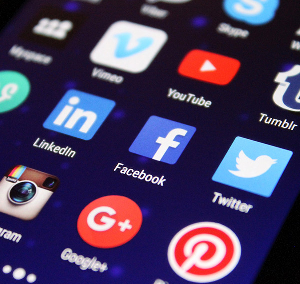 RÉSEAUX SOCIAUX SUR MOBILE Réseaux sociaux sur mobile