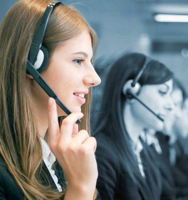 mea_lingua-interpretation-simultanee traduction simultanée avec micro et casque<br />